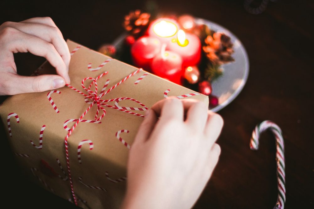 how to wrap a gift?